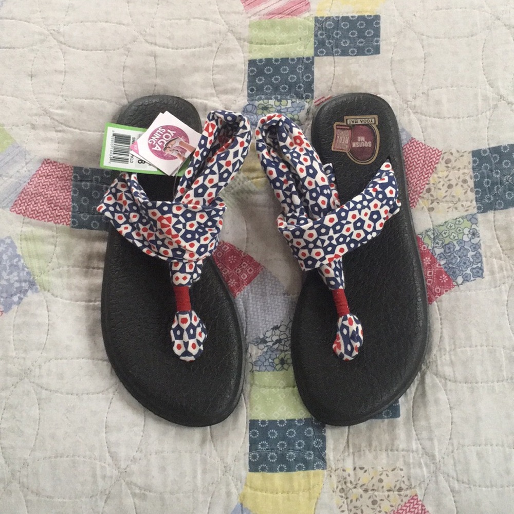 ☀️BRAND NEW Sanuk sandals with yoga mat soles